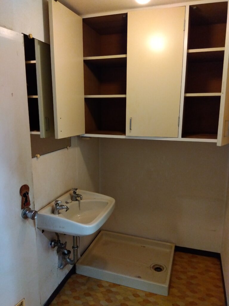 【施工前】洗面台入れ替え