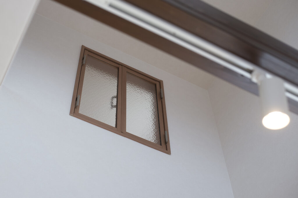 姫路で注文住宅を建てるならYSHOME｜家族がつながるデザイン性の高い室内窓